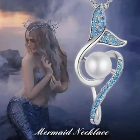 Jewelry - Mermaid necklace NWT